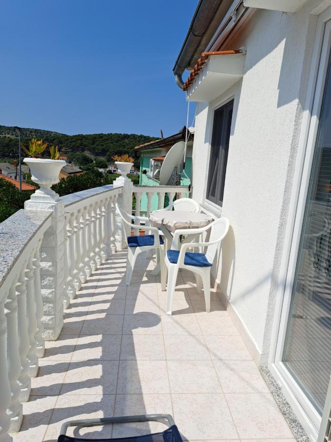 Apartmani Ana-Lora Лопар Экстерьер фото