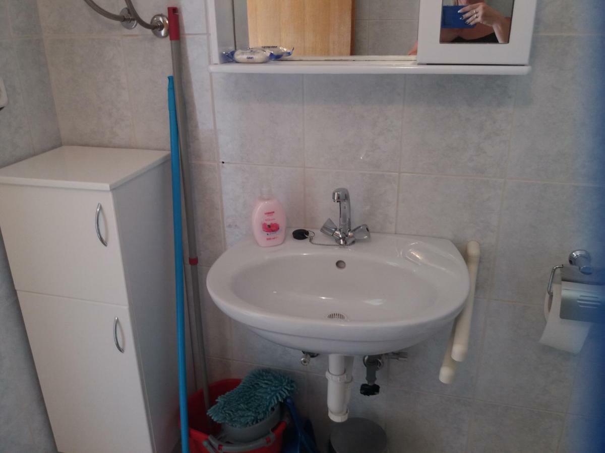 Apartmani Ana-Lora Лопар Экстерьер фото